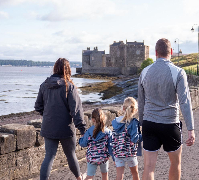 Edinburgh: Highland Cow, Craigmillar Castle, and Town Tour LYkl75QU