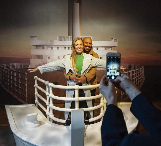 Belfast: Hop-On Hop-Off Bus Tour with Titanic Entry Ticket XfhresqV