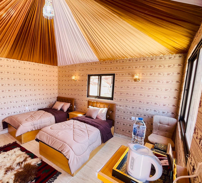 Amman: Petra, Wadi Rum, and Dead Sea 2-Day Tour VKBEtHSh