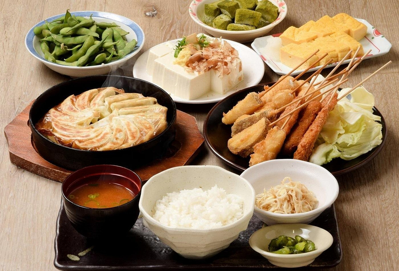 Osaka Izakaya Gourmet Dinner + Variety Show (with unlimited drinks) ysuJO7I6