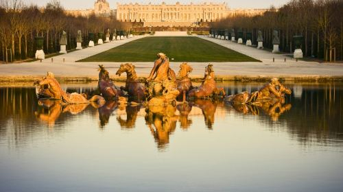 Palace of Versailles: Trianon Estate Access + Audio Tour + Transport Day Tours HMP3ntju