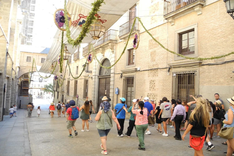 Private Tour: Toledo with Cathedral – Full Day Tour with Tapas Tasting Menu 4mYvplMR