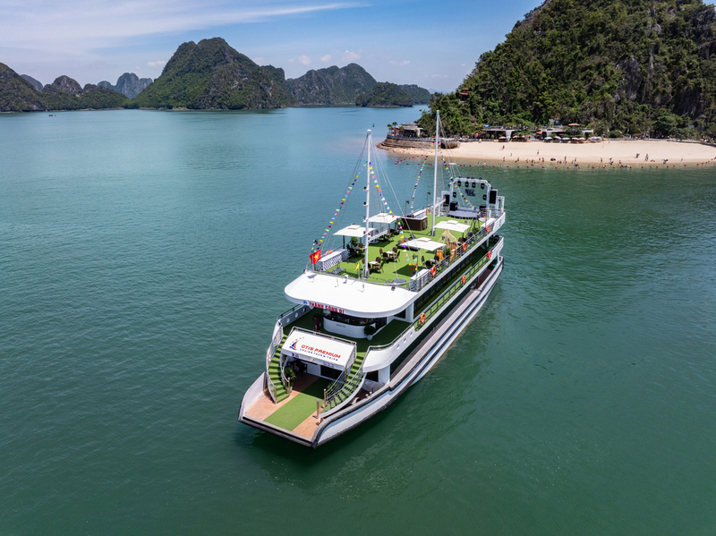 Ha Long Bay Full-Day Cruise: Sung Sot Cave, Luon Cave, Titov Island & Lunch 4gKLbprH