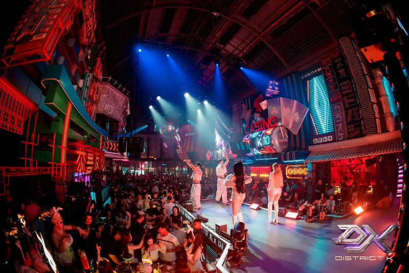 Saigon by Night: Party Experience with DJ at District K sDk5Y0VL