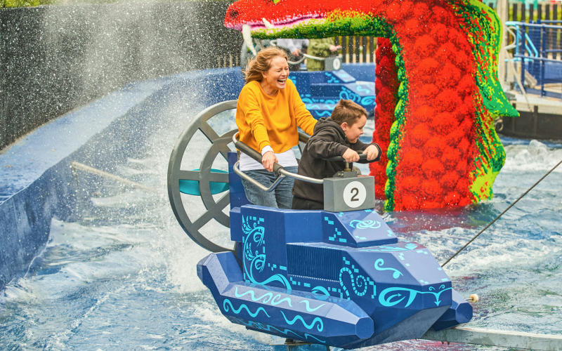 LEGOLANDĀ® Windsor Resort Tickets with Transportations from London MhMLDTru