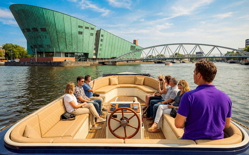 Luxury Canal Cruise in Amsterdam with Moco Museum Ticket n9OztsiL