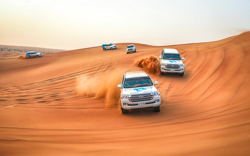 All-Inclusive Overnight Desert Safari with Sunrise Camel Trek bLuSTSZr