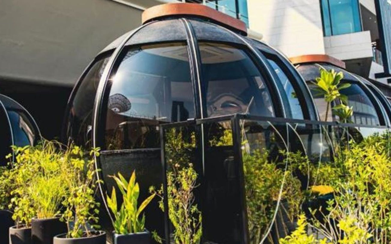 Dubai Private Pod Dining Experience with 4-Course Pan-Asian Set Menu and Skyline Views 6GKWvcm2