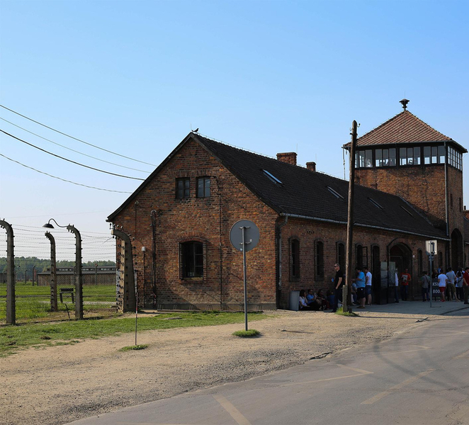 From Krakow: Auschwitz-Birkenau Museum Last Minute Tour LtpfQzIg