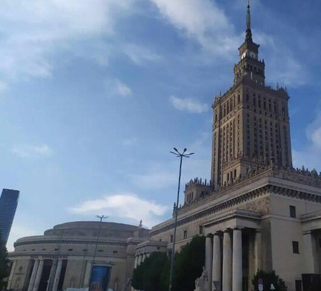 Life Behind the Iron Curtain Warsaw Walking Tour bS72RjWP