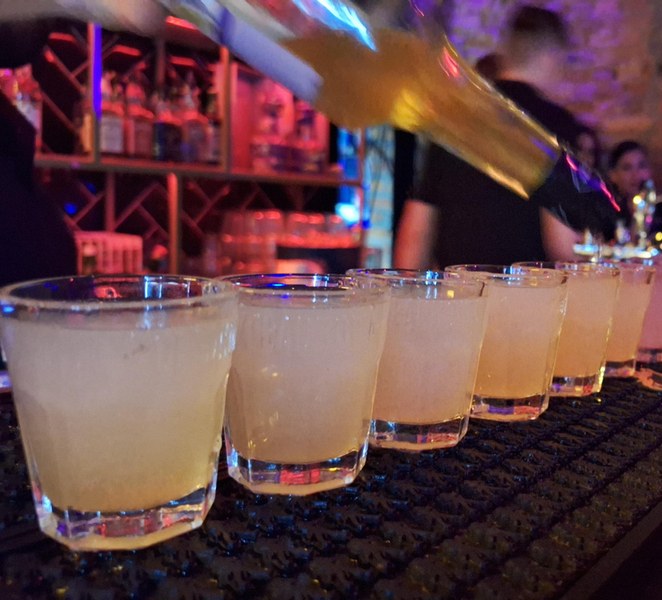 Gdansk 2025: Pub Crawl with Local Guide and Welcome Shots IgEDNlXe