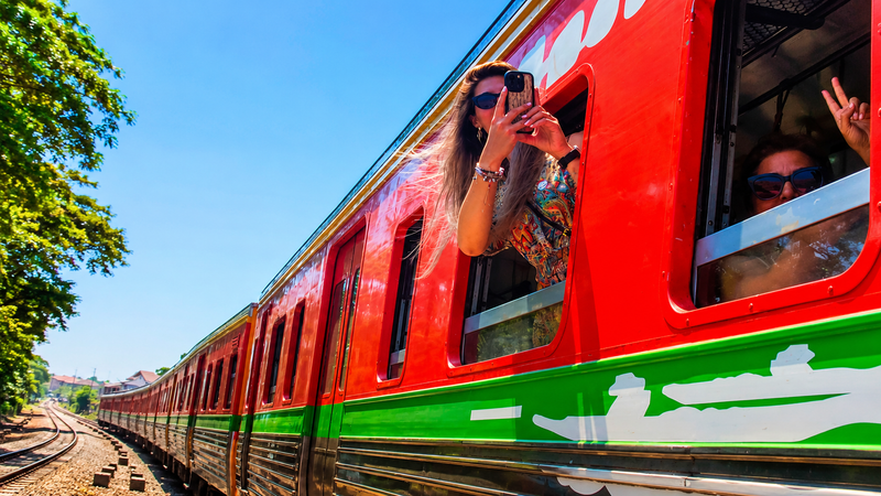 ๋Join Tour Bangkok: Floating Market, Maeklong Train Market & Dragon Temple include share transfer PkkCogEW