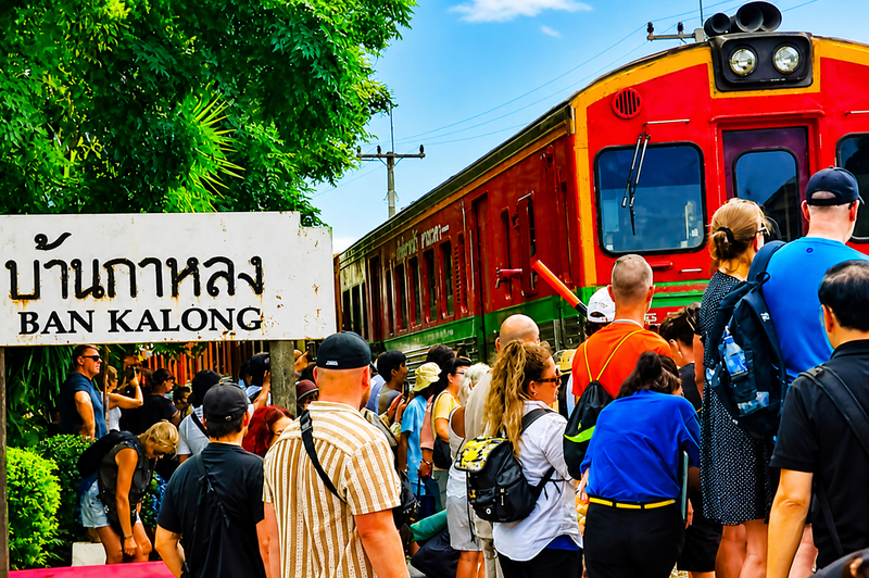 ๋Join Tour Bangkok: Floating Market, Maeklong Train Market & Dragon Temple include share transfer ZP5HSfET
