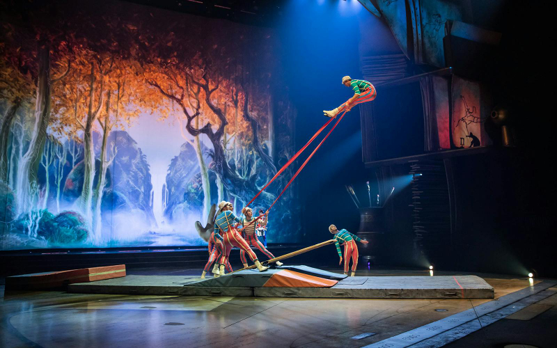 Drawn to Life by Cirque du Soleil & Disney lPjmQLDk
