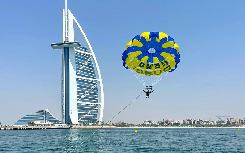 Parasailing in Dubai 24u7wYDa