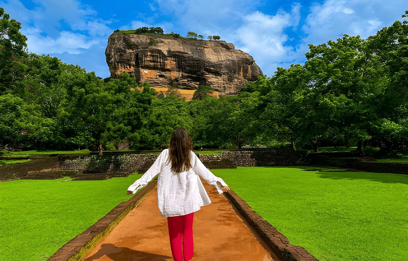 Sigiriya Rock and Dambulla Cave from Sigiriya JiJJcmSo