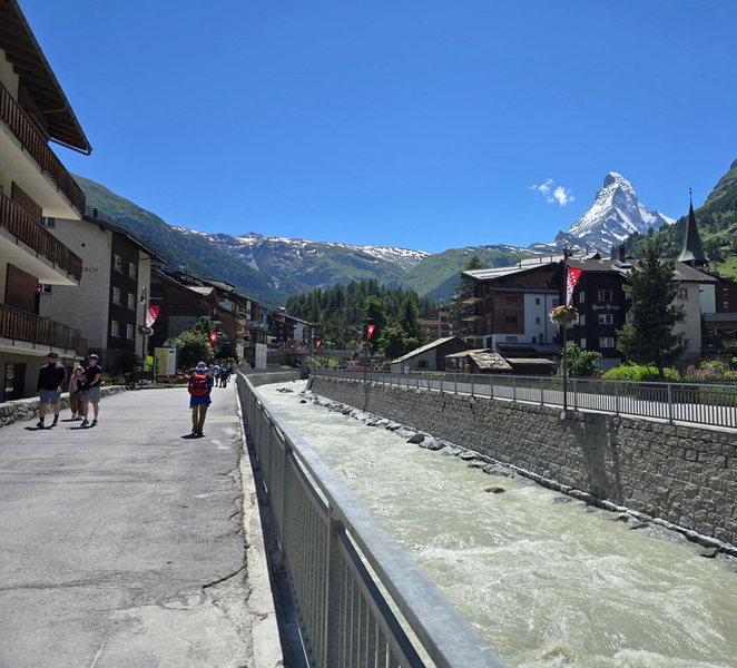 Zermatt, Matterhorn & Gornergrat Small Group Tour from Bern RS7857bI