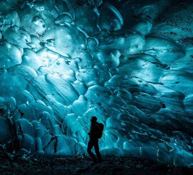 Jökulsárlón: Natural Blue Ice Cave Tour with a Glacier Guide wZSYjG6Q