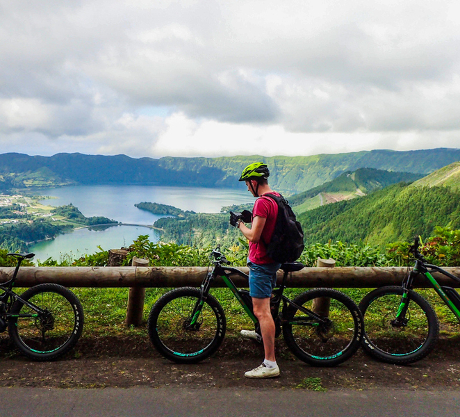 E-bike Sete Cidades Tour with Guide SPjatopY