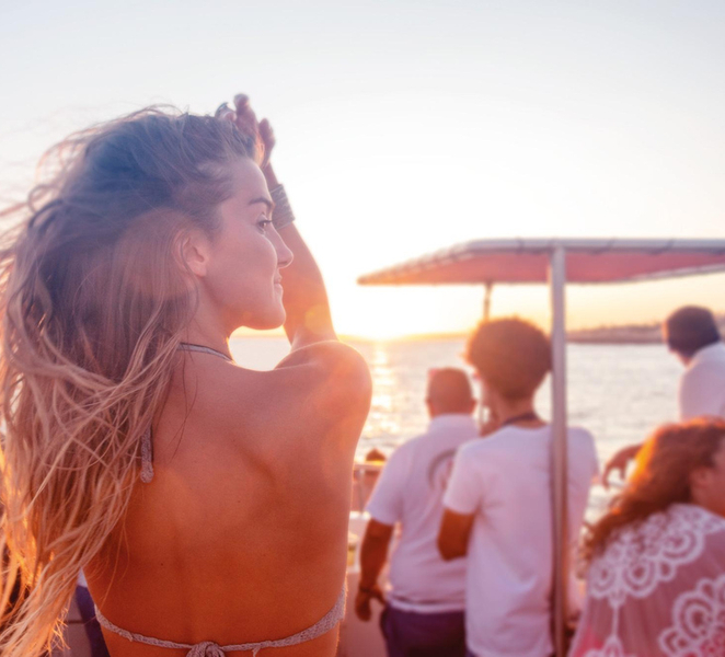 Albufeira: Sunset Boat Party with live DJ (1 hour open bar) WpDwZk76