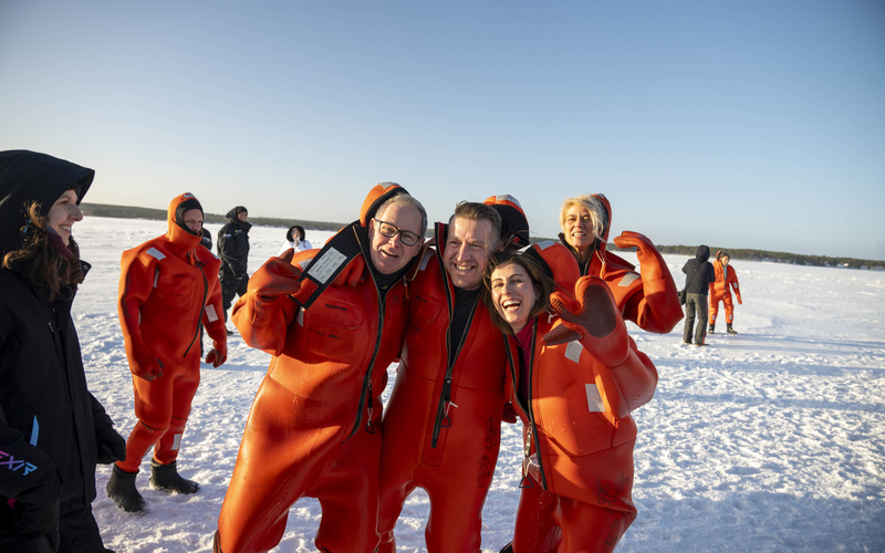 Arctic Explorer Icebreaker Cruise with Ice Floating kjkcVi4g