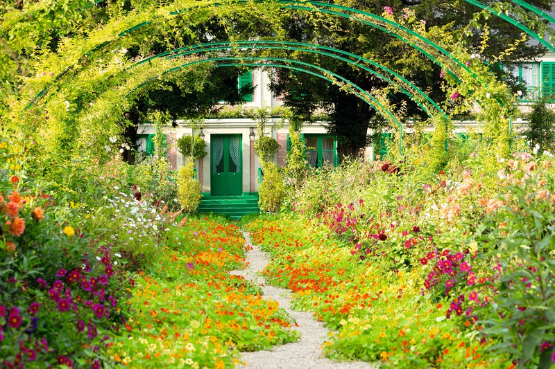 Discovery Day at Giverny: Monet Foundation and Shopping at Village des Marques McArthurGlen, from Paris x2gBxBHv