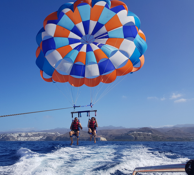 Puerto Rico de Gran Canaria : Parasailing CNh0vB0T