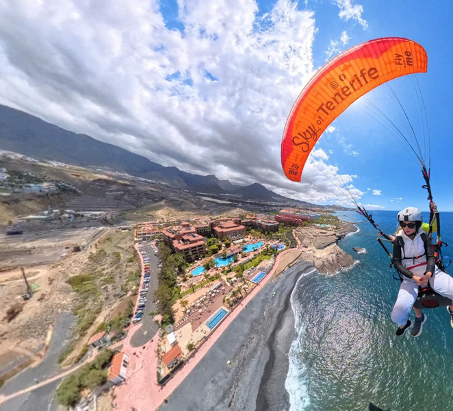 Tenerife: Paragliding with National Champion Paraglider 11eOy19c