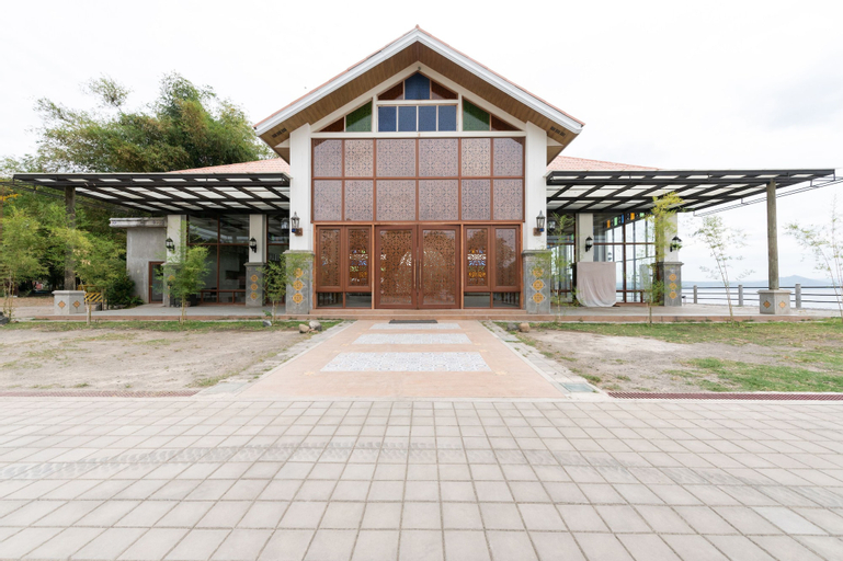 Club Balai Isabel, Taal lake