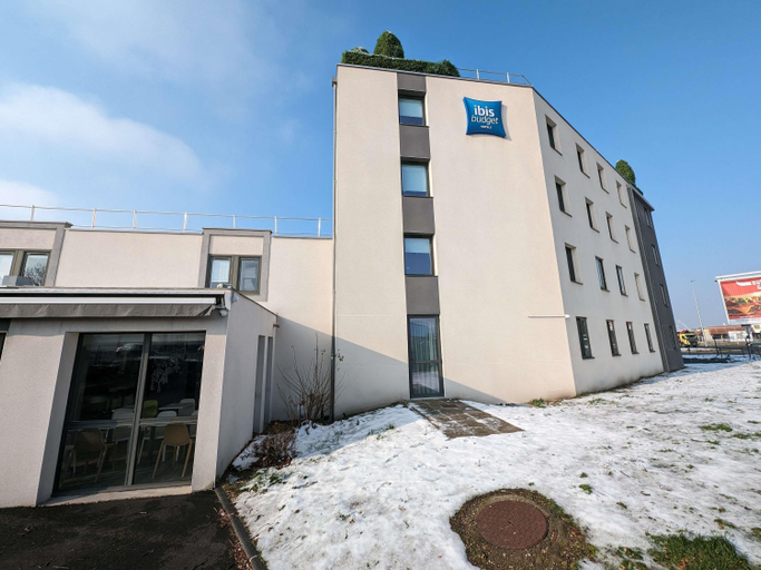Exterior & Views 2, ibis budget Clermont-Ferrand Le Brézet Airport, Puy-de-Dôme
