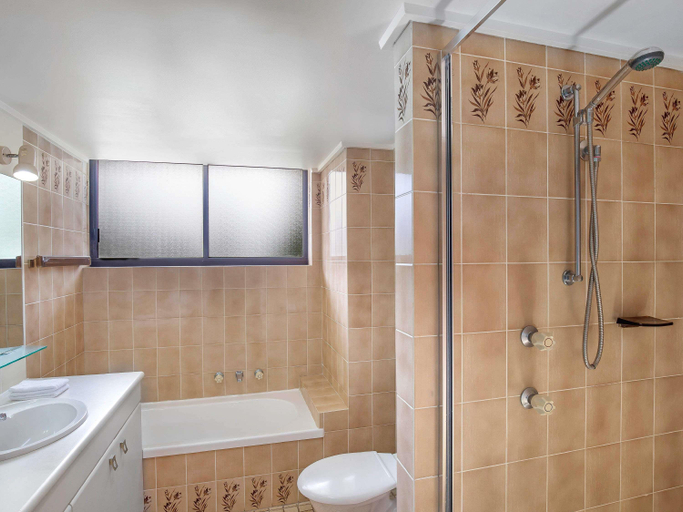 Bathroom 4, BreakFree Imperial Surf Surfers Paradise, Gold Coast