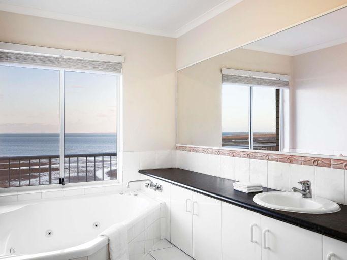 Bathroom 5, BreakFree Great Sandy Straits Hervey Bay, Hervey Bay - Pt A