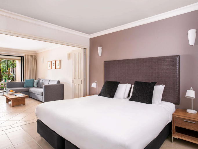 Bedroom 3, Mantra Heritage Port Douglas, Douglas