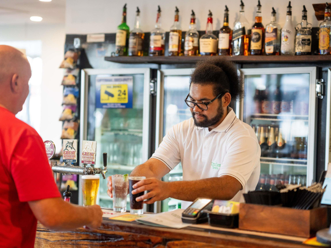 Food & Drinks 5, greet Hotel Alice Springs, Alice Springs- Stuart