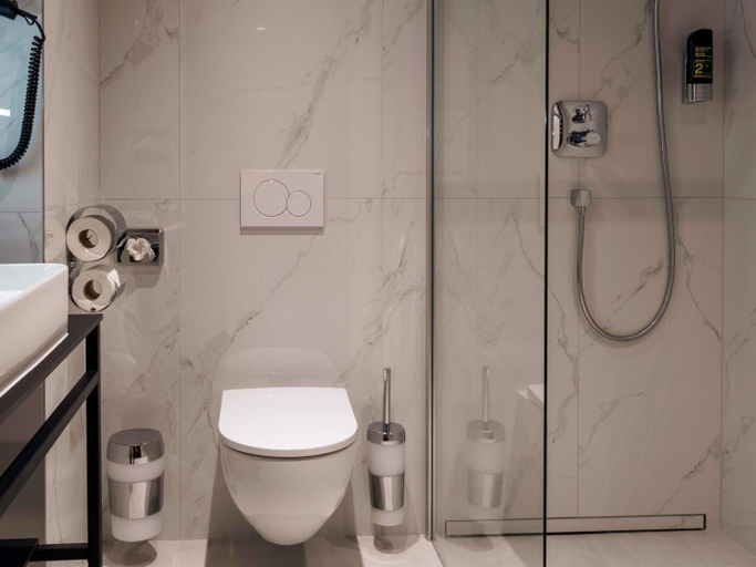Bathroom 5, Mercure Frankfurt-Offenbach Ost, Offenbach am Main