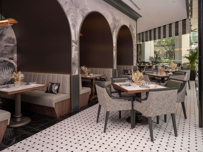 Restaurant 5, Novotel Singapore Robertson Quay, Singapore