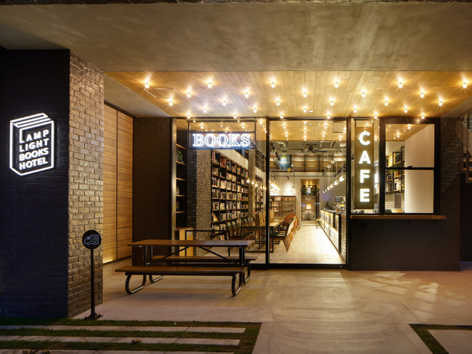 Exterior & Views 2, LAMP LIGHT BOOKS HOTEL fukuoka, Fukuoka