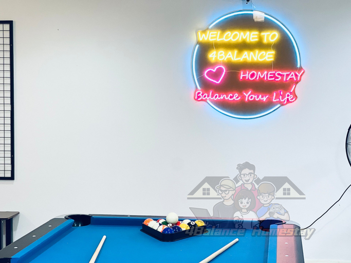 Others 2, KL Bungalow 28 Pax - 7 Cars - Karaoke, Games & Meeting Area - 9 min to KLCC, Kuala Lumpur