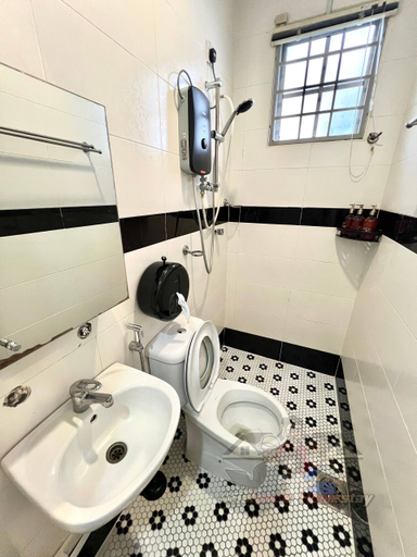 Bathroom 5, Kelana Jaya Landed 22 Pax - Racing Game & Karaoke - next to Paradigm Mall, Petaling Jaya