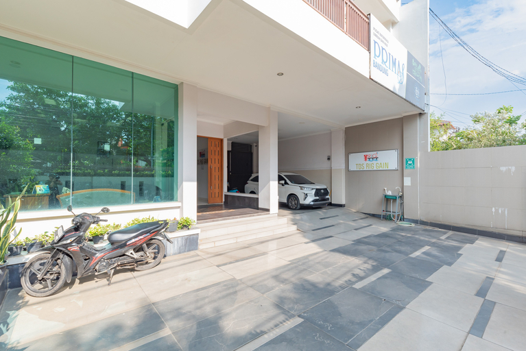 Exterior & Views 2, RedDoorz near Kiara Artha Park, Bandung