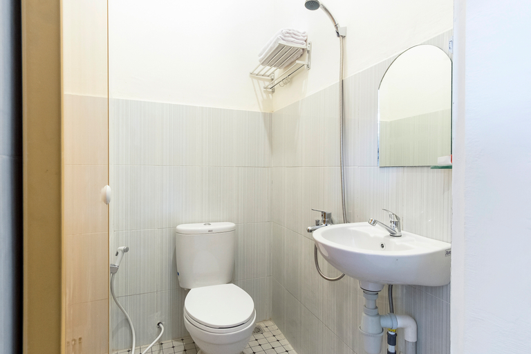 Capital O 873 Kamani Homestay Syariah - Tap to explore photos