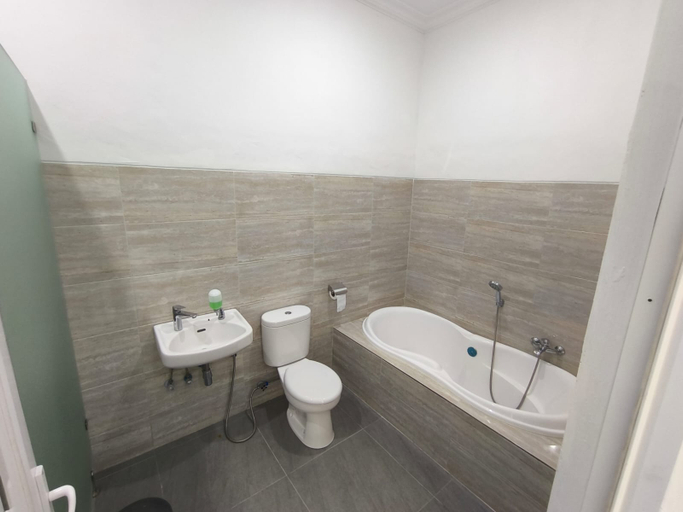 Bathroom 4, GREEN HILL RESORT, Cianjur