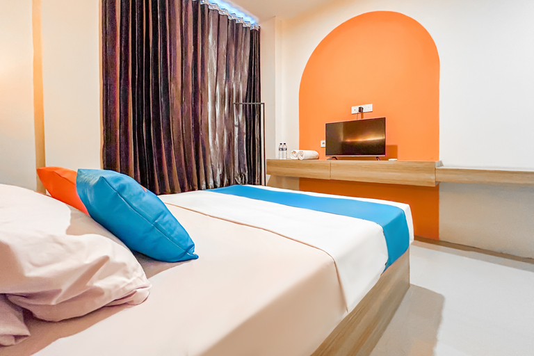 SANS Hotel Guntur Cendana Garut - Tap to explore photos
