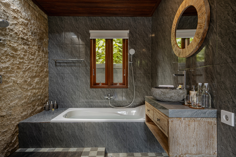 Bathroom 5, Manik Sedayu Ubud Villa, Gianyar