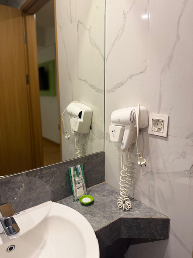 Bathroom 3, MaxOneHotels.com @Jayapura, Jayapura