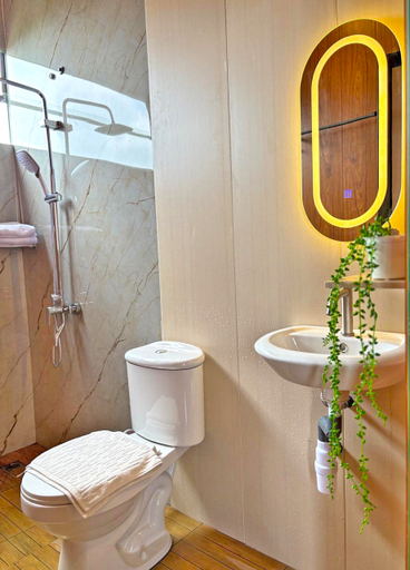 Bathroom, 1440 MDPL Villa & Resort, Wonosobo