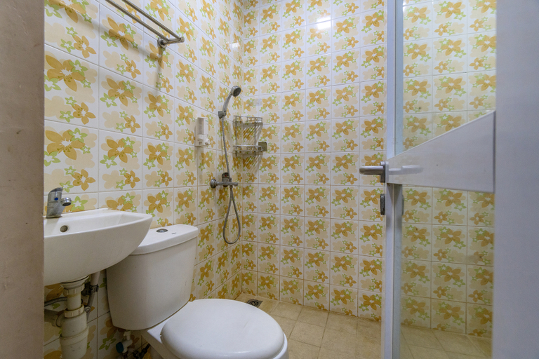 Bathroom 5, Hotel Dahlia By ARBA, Central Jakarta