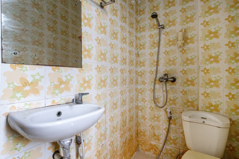 Bathroom 5, Hotel Aleander By ARBA, Jakarta Pusat