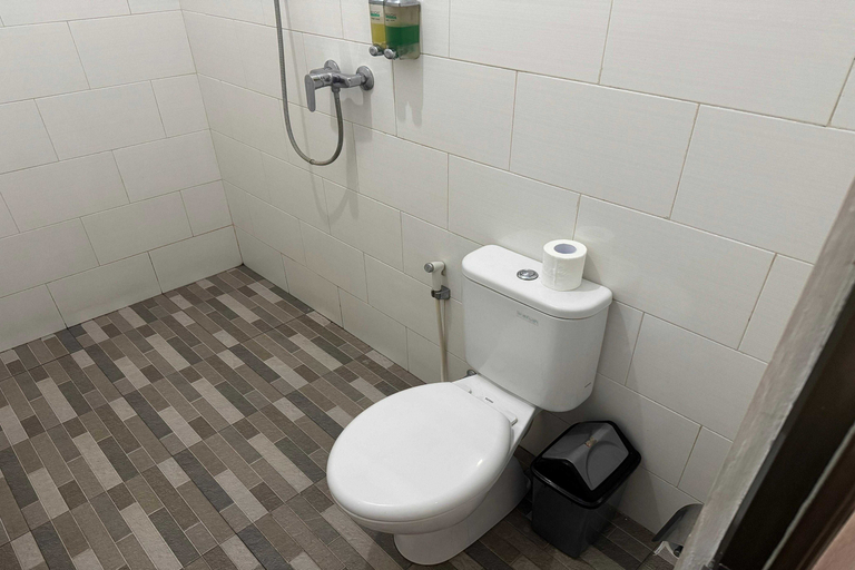 Bathroom 5, Mamaras Guest House, Klungkung