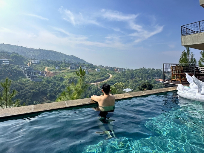 Swimming Pool 3, Treevena 4BR Villa with private pool Dago, Bandung